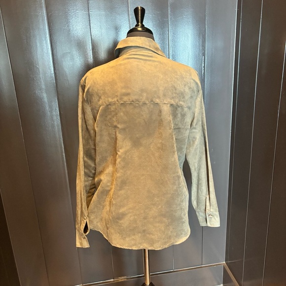 Zara faux suede Stylish Button-Up Shirt in Gray size medium - Picture 3 of 7